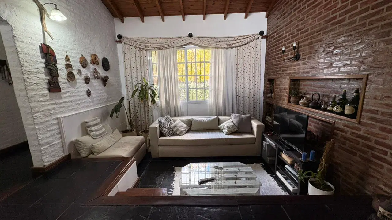 CASA EN VENTA EN BELLA VISTA 5