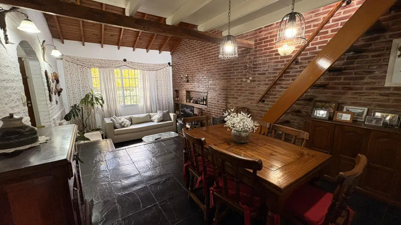 CASA EN VENTA EN BELLA VISTA 4