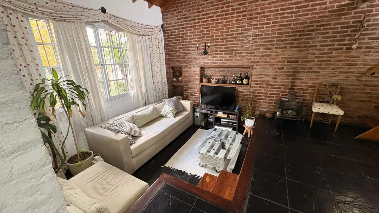 CASA EN VENTA EN BELLA VISTA 3