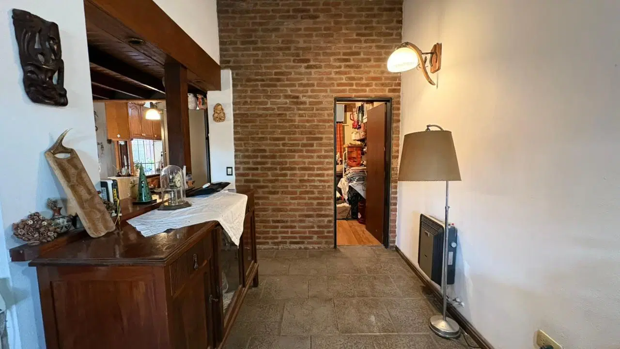 CASA EN VENTA 4 AMBIENTES 3