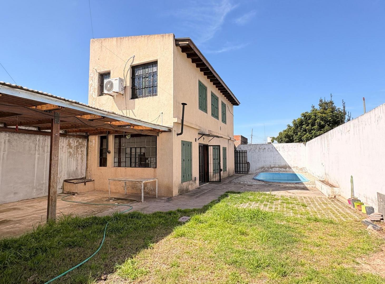 Casa 2 dormitorios ¡Apto Crédito! Una excelente oportunidad tanto para vivienda familiar como para i