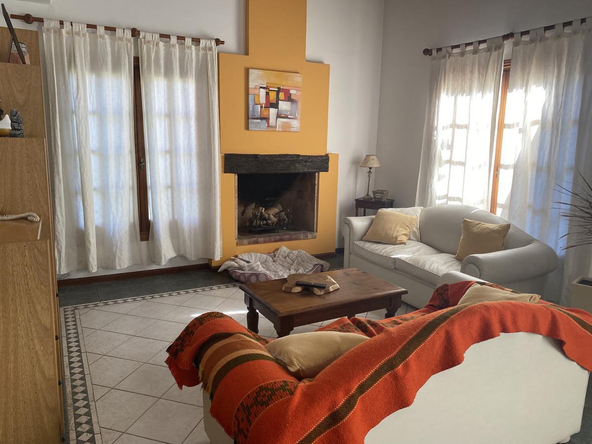 Foto de Alquiler Temporal- Casa de 3 dormitorios en Bo. cerrado de Ghiso, imagen 2
