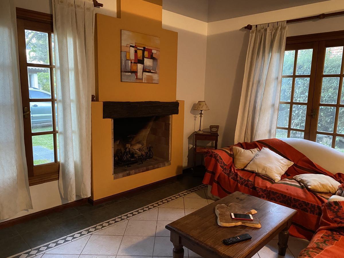 Foto de Alquiler Temporal- Casa de 3 dormitorios en Bo. cerrado de Ghiso, imagen 3