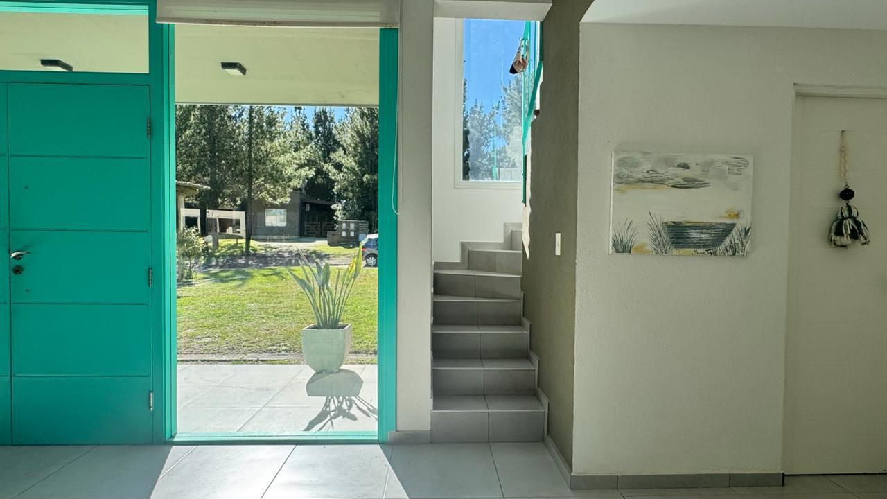 Foto de Casa en Barrio Costa Esmeralda de 5 dormit con pileta, imagen 3