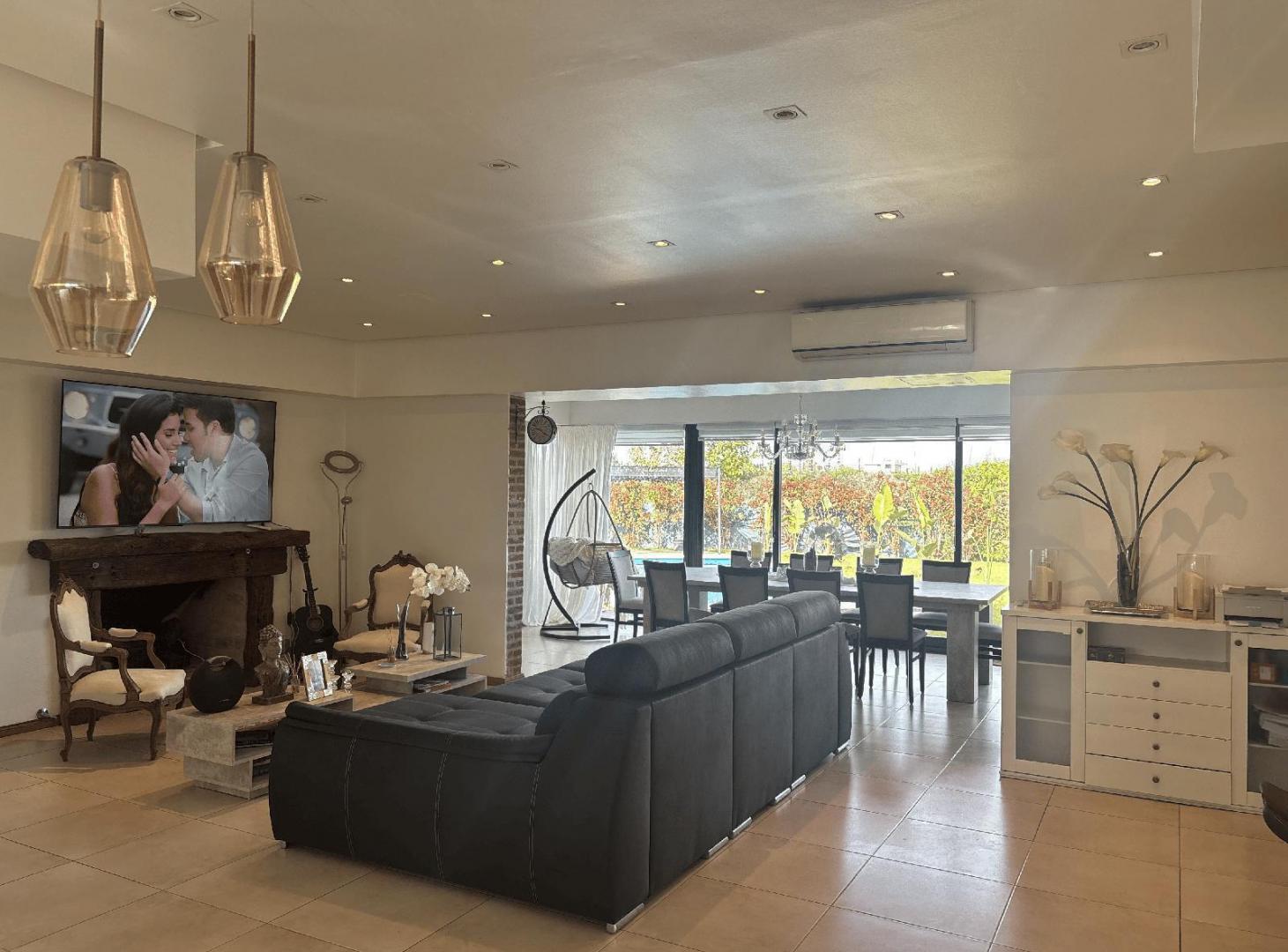 Foto de Importante Casa de 4 Dormitorios en Venta – Barrio Cerrado Bella Vista, imagen 2
