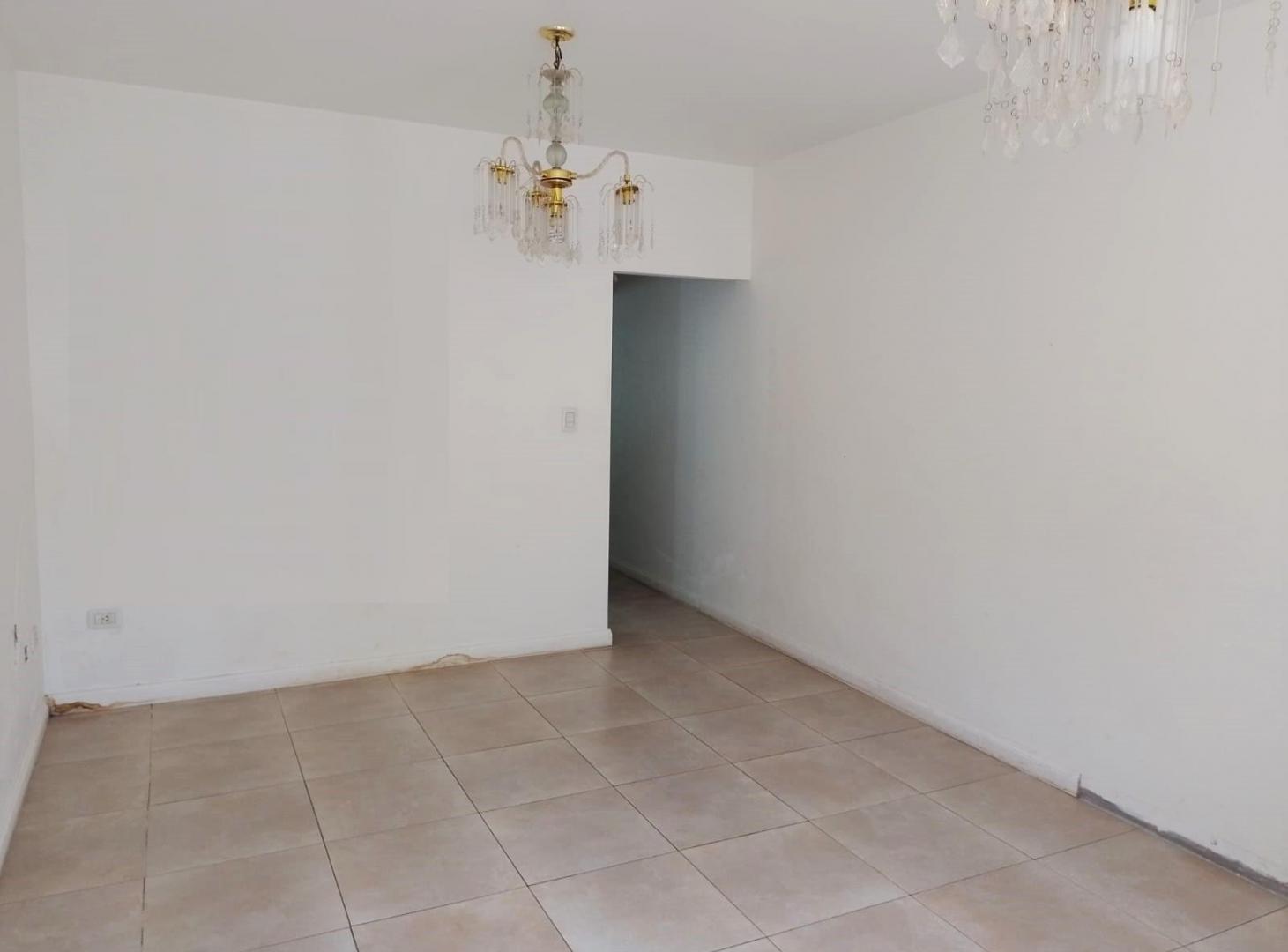 Foto de Dúplex de 2 dormit - jardín y cochera - Muñiz, imagen 4
