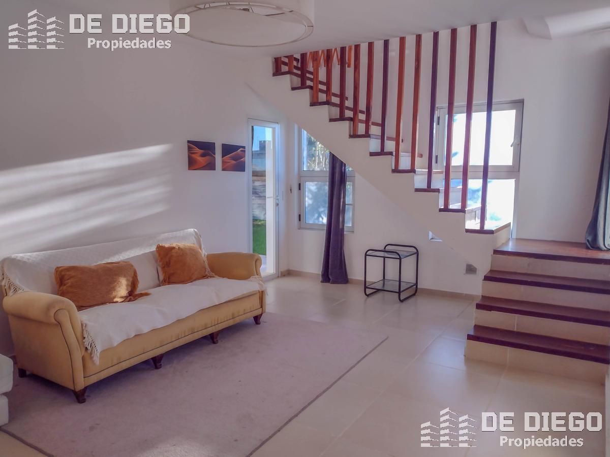 Muy Linda Casa en Venta con Rápida Salida Al Mar en Barrio Residencial II – Costa Esmeralda 2