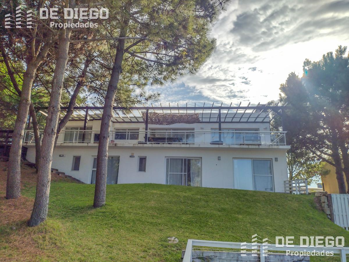 Muy Linda Casa en Venta con Rápida Salida Al Mar en Barrio Residencial II – Costa Esmeralda 1