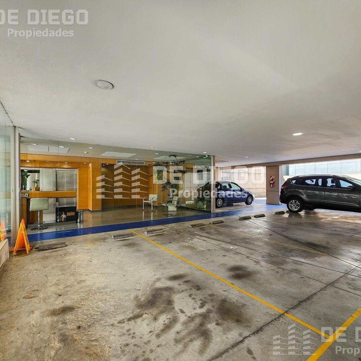 Foto de Venta con renta oficina de 260 m2 con 4 cocheras en edificio One World, imagen 5