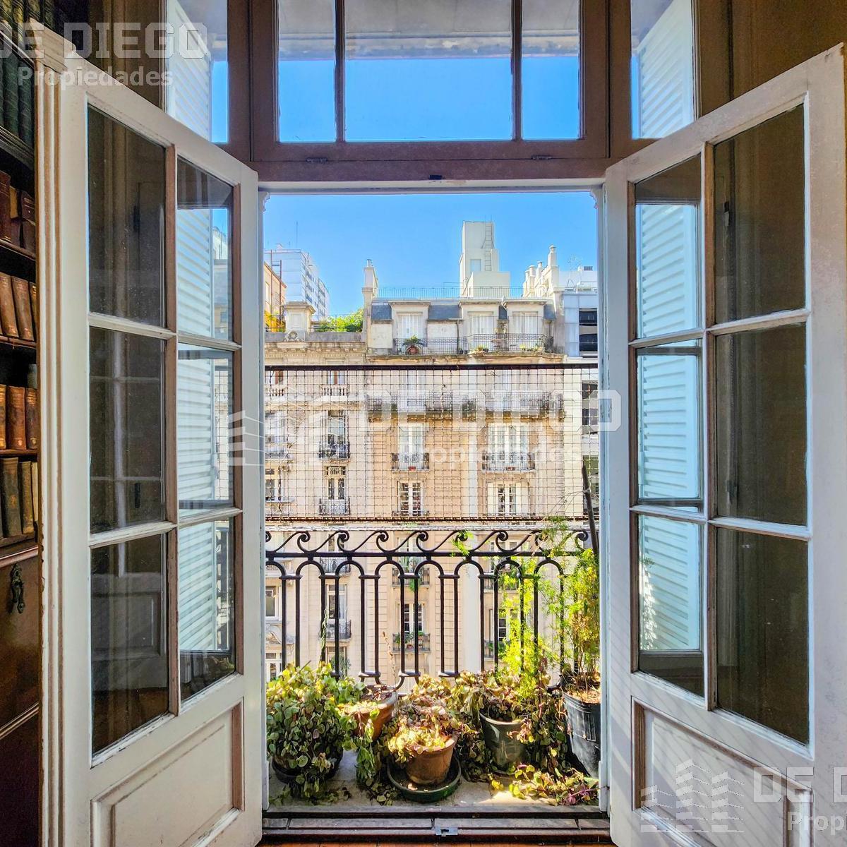 Departamento Estilo Frances de 7 Ambientes en Venta a Pocos m de Plaza San Martin, en Retiro 3