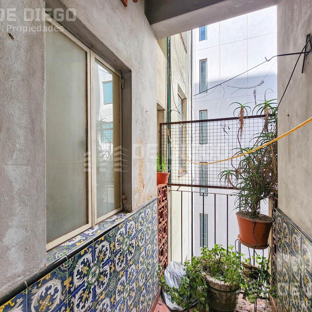 Departamento Estilo Frances de 7 Ambientes en Venta a Pocos m de Plaza San Martin, en Retiro 1