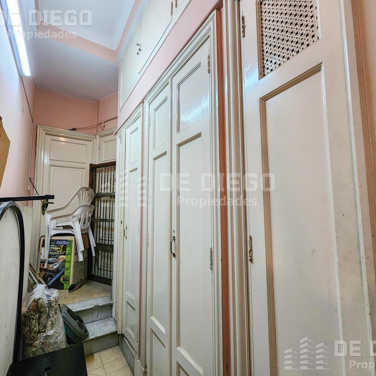 Departamento Estilo Frances de 7 Ambientes en Venta a Pocos m de Plaza San Martin, en Retiro 4