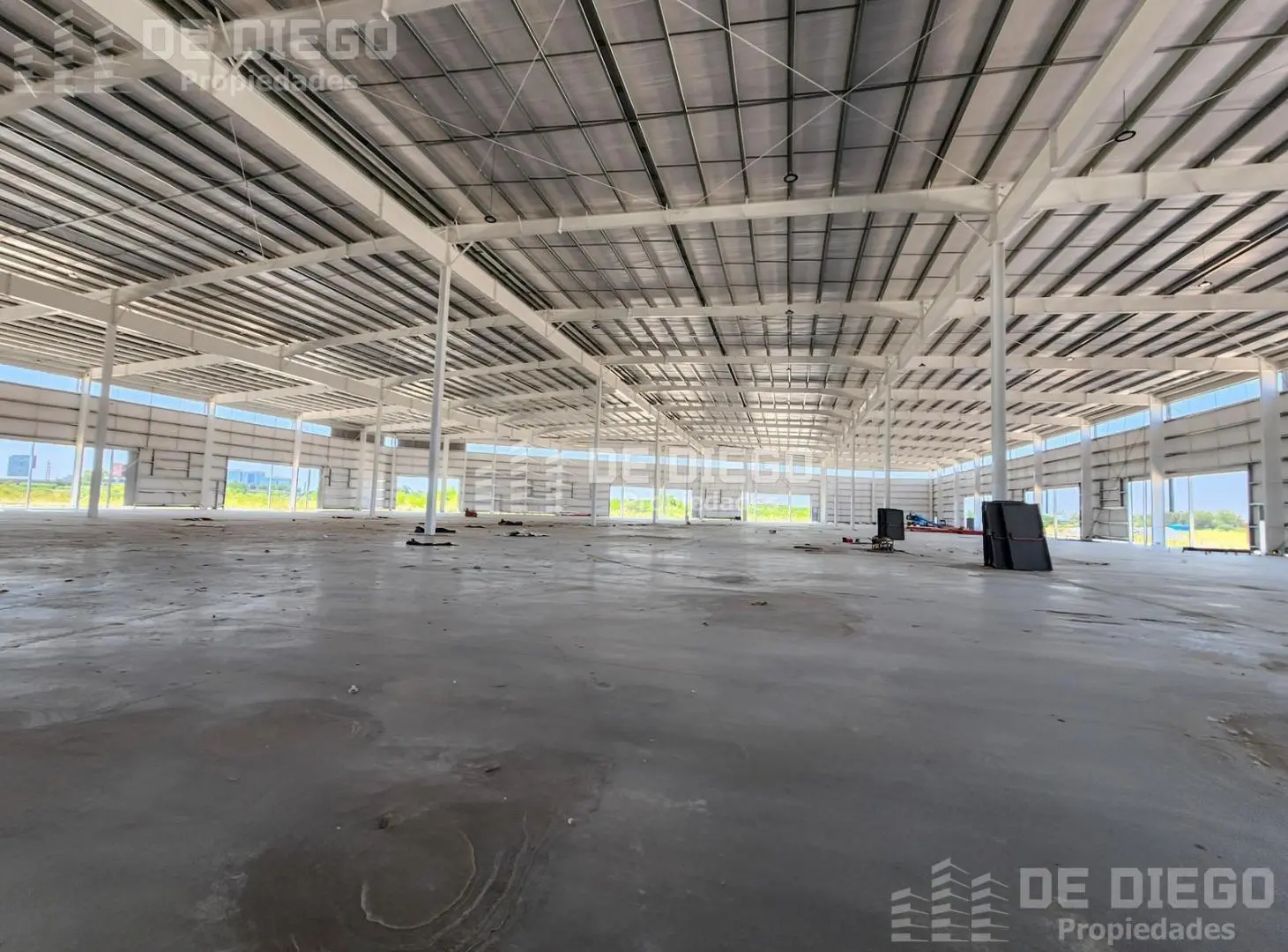 Alquiler deposito Nave de 4150 m2, dentro de Parque Industrial y Logístico El Talar Tigre 4
