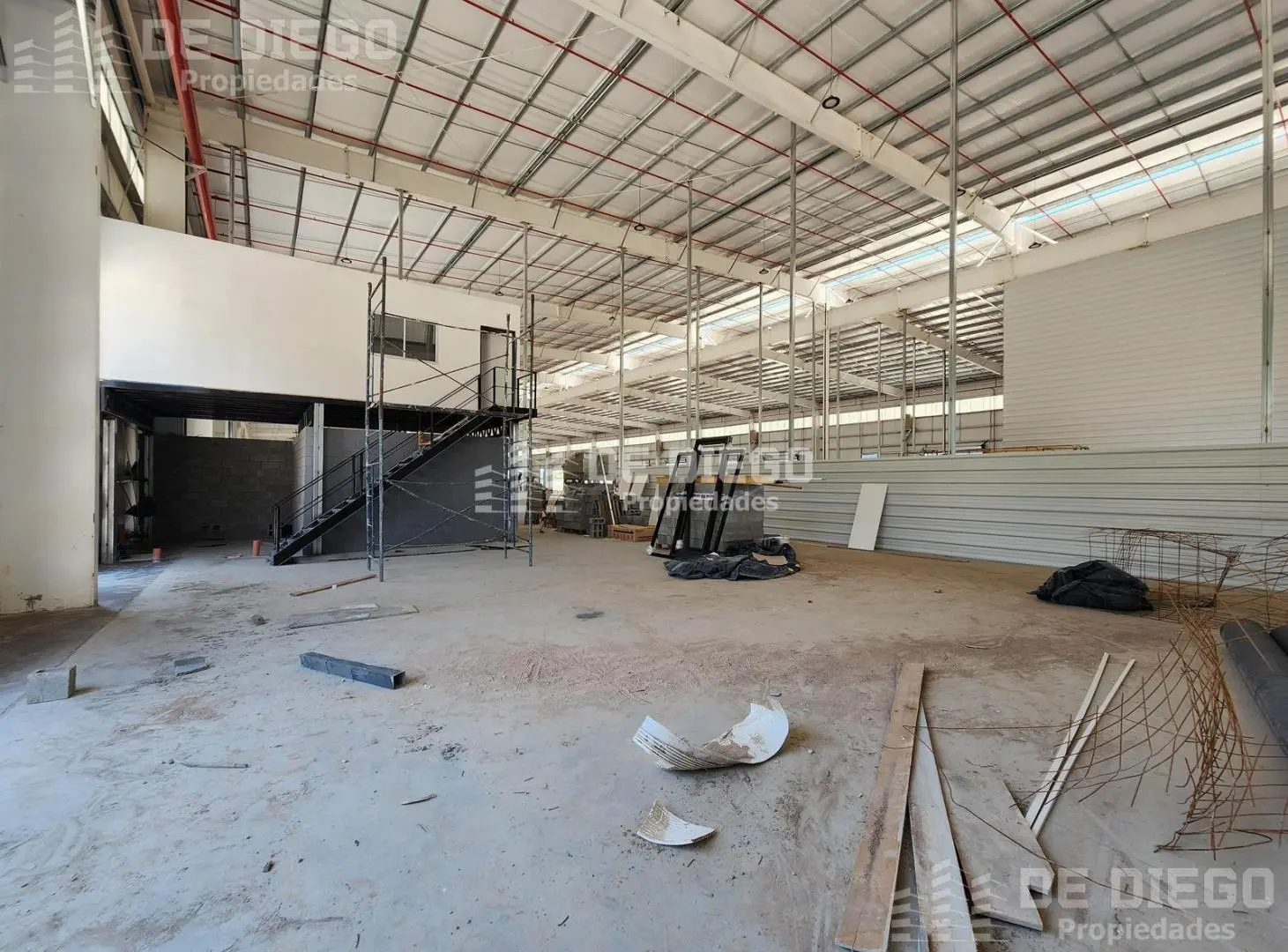 Nave en alquiler de 284 m2, dentro del Parque Industrial Tigre. 4