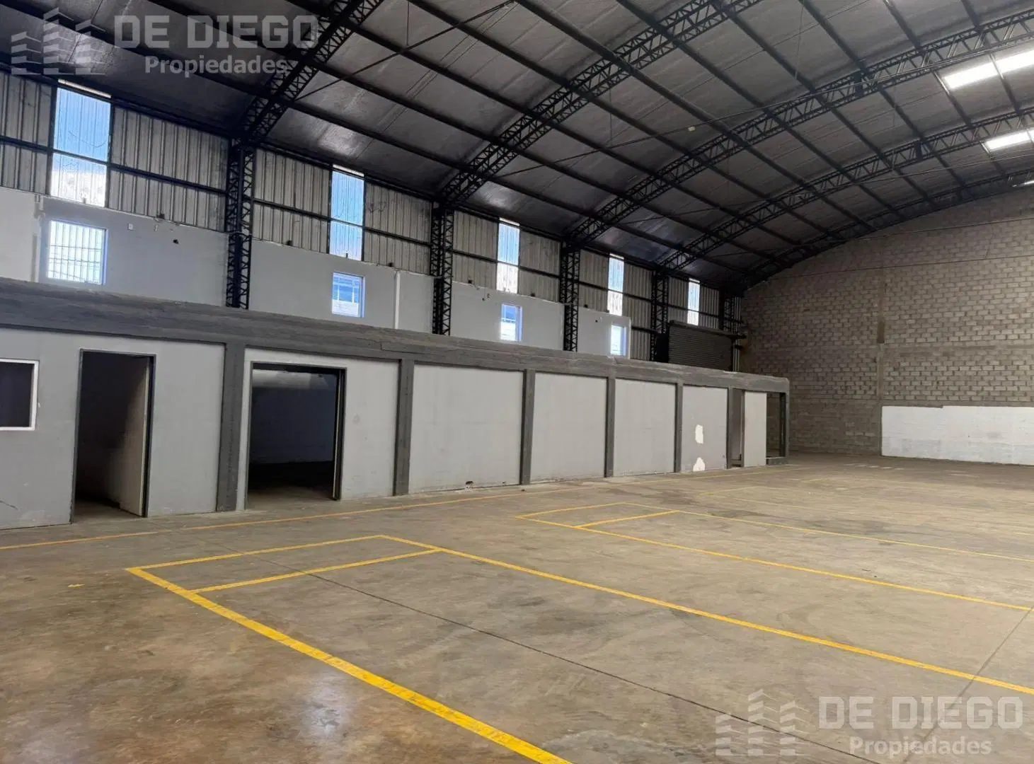 Deposito 2400 m2 en alquiler, Parque Industrial Morón 4