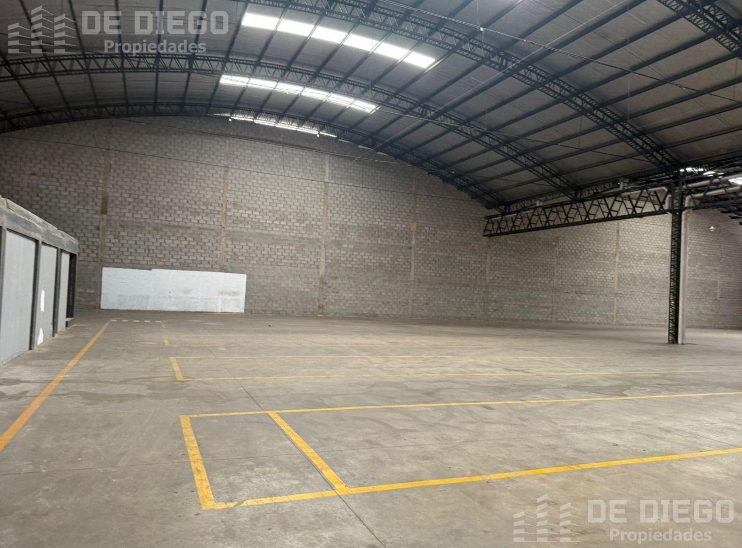 Foto de Deposito 2400 m2 en alquiler, Parque Industrial Morón, imagen 2