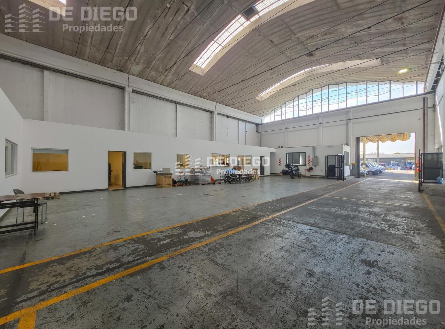 Deposito en alquiler 729 m2, predio con seguridad, Olivos Vicente Lopez