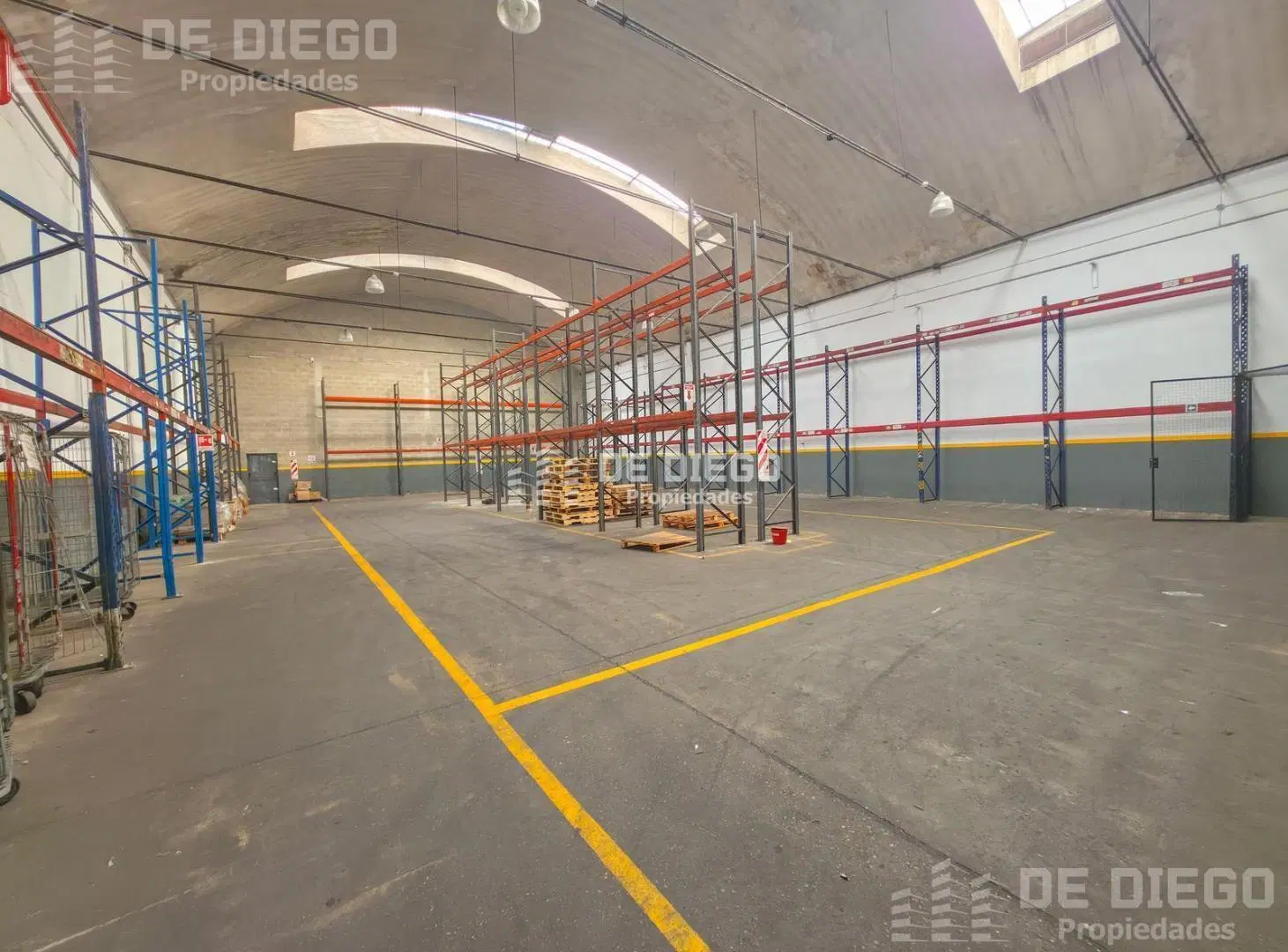 Deposito en alquiler 439 m2, predio con seguridad, Olivos Vicente Lopez 1