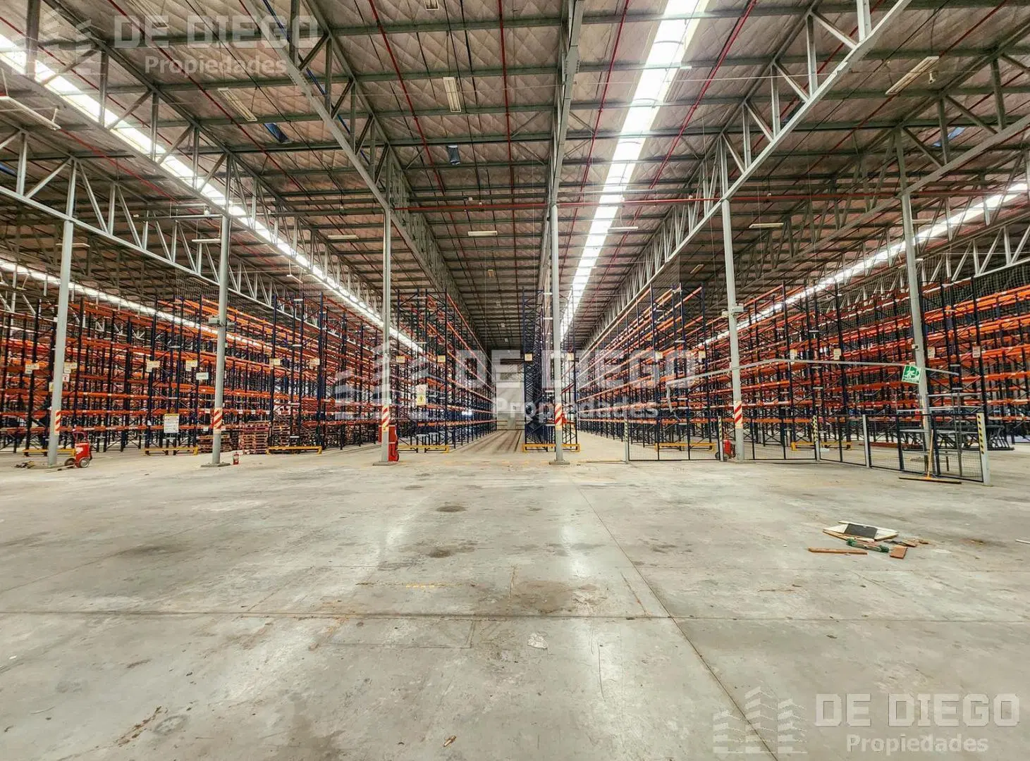 Alquiler deposito Nave Industrial categoría 3 con rociadores, gas industrial, racks, Garín Escobar. 4