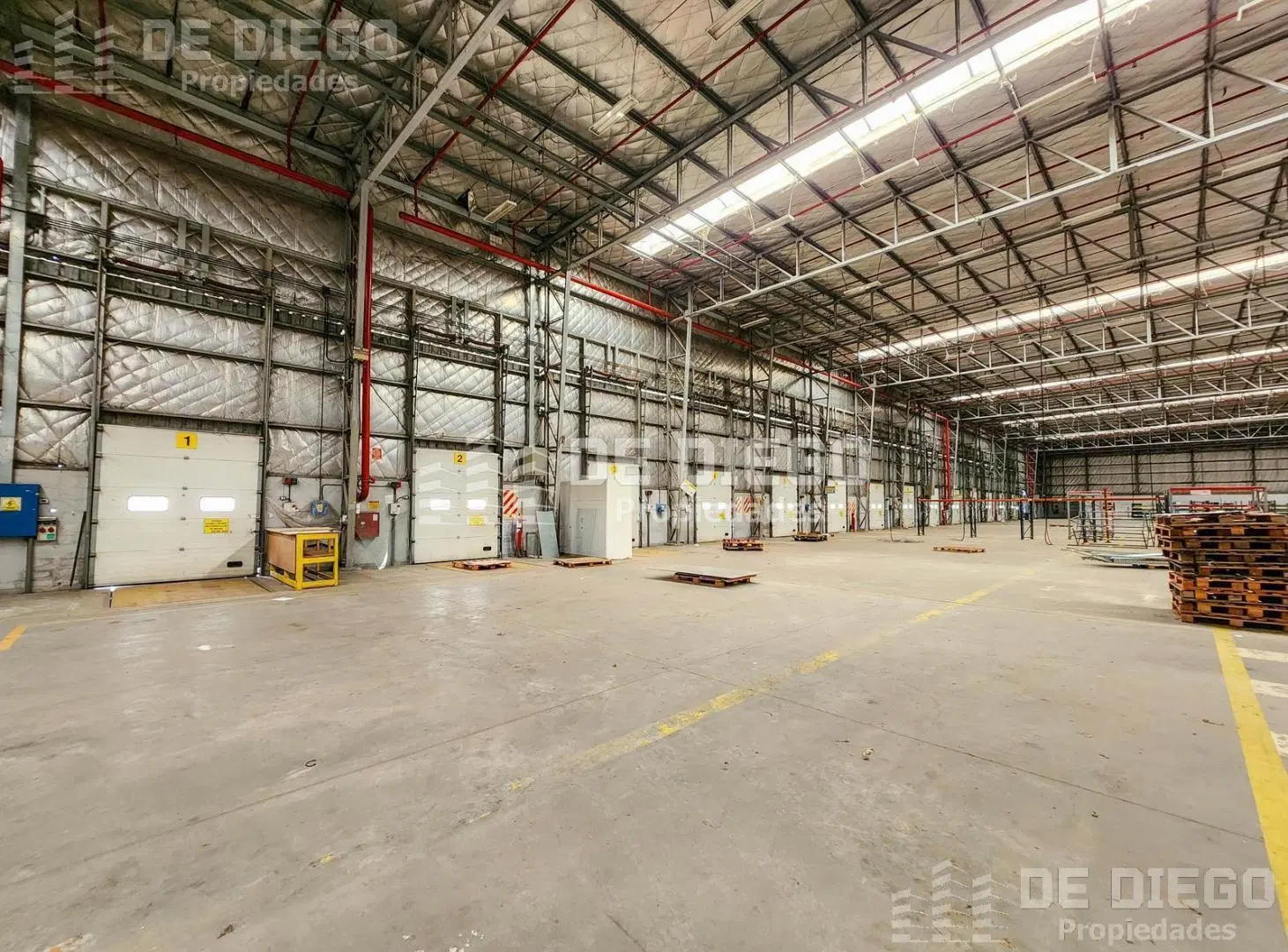 Alquiler deposito Nave Industrial categoría 3 con rociadores, gas industrial, racks, Garín Escobar. 2
