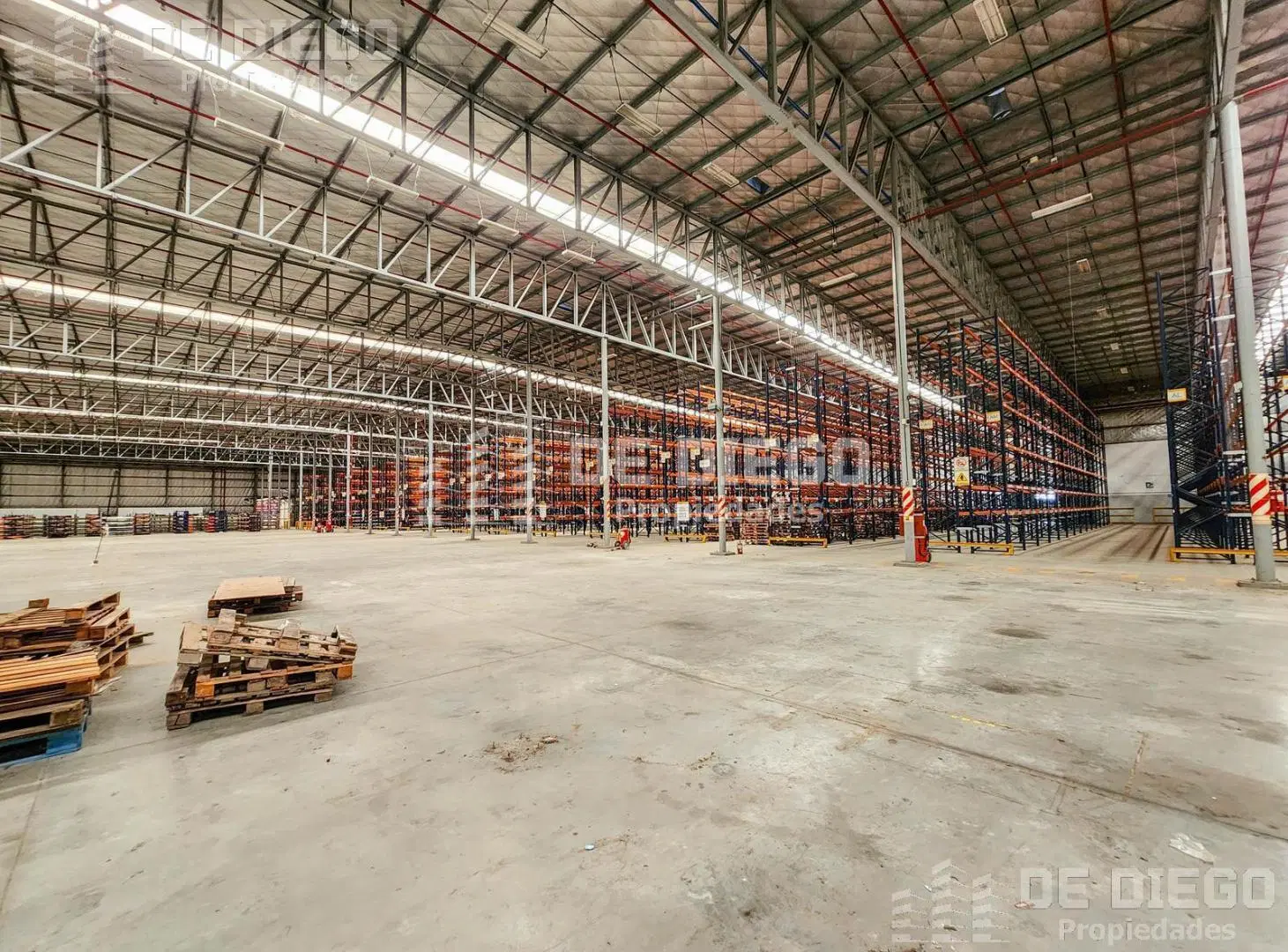 Alquiler deposito Nave Industrial categoría 3 con rociadores, gas industrial, racks, Garín Escobar. 5