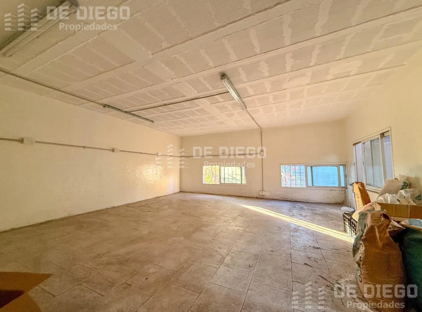 Depósito en Venta 546 m2 con Renta, Financiacion 3