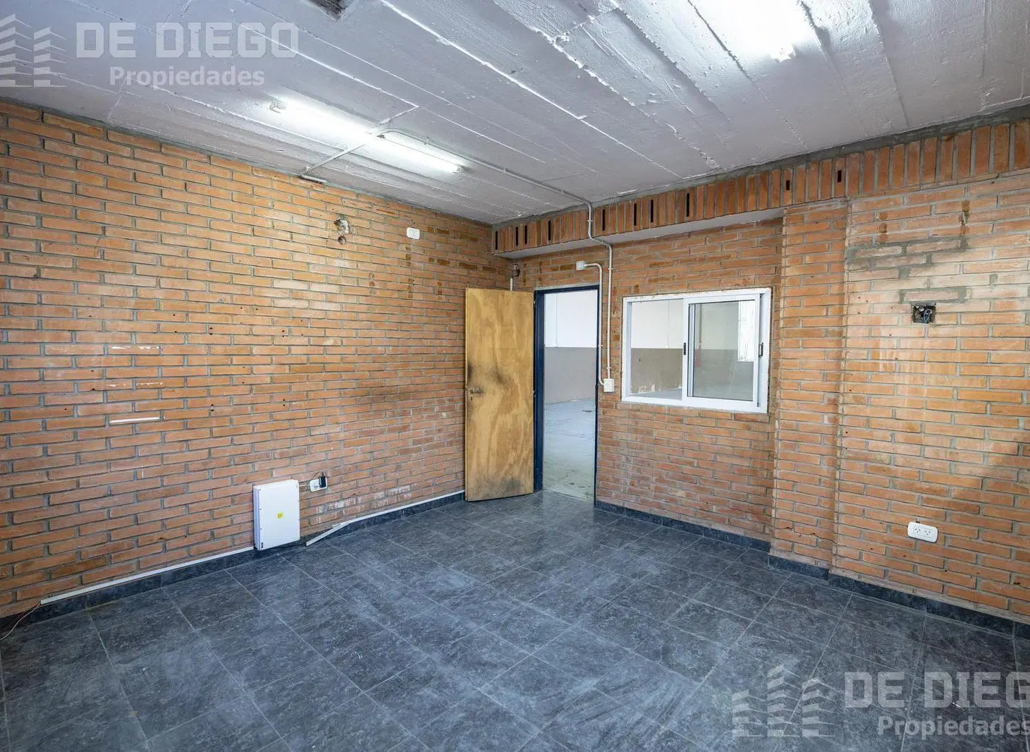 Depósito de 576 m2 en alquiler, dentro de Parque Industrial Suarez 8