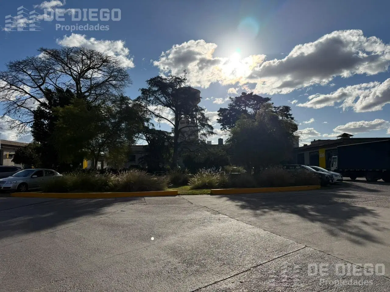 Depósito de 355 m2 en alquiler, dentro de Parque Industrial Suarez 4