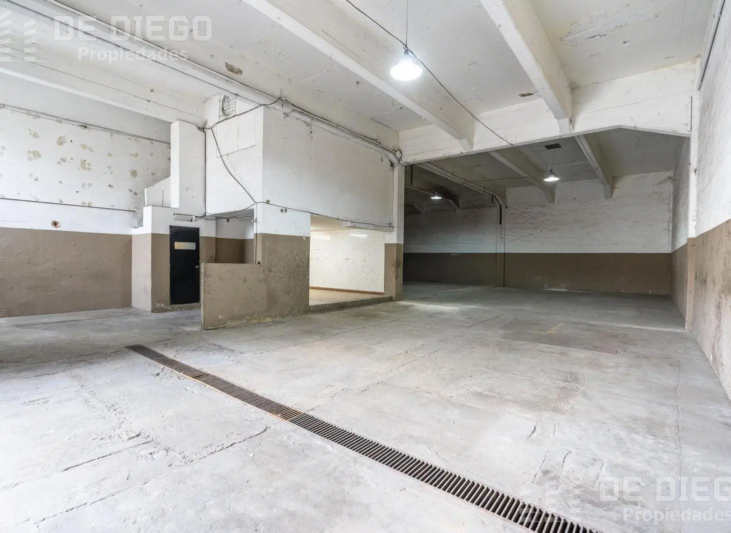 Depósito de 355 m2 en alquiler, dentro de Parque Industrial Suarez 5