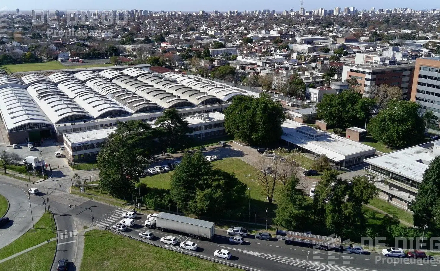 Depósito 1215 m2 en Parque Multi Empresarial, ubicación inmejorable en Olivos 1