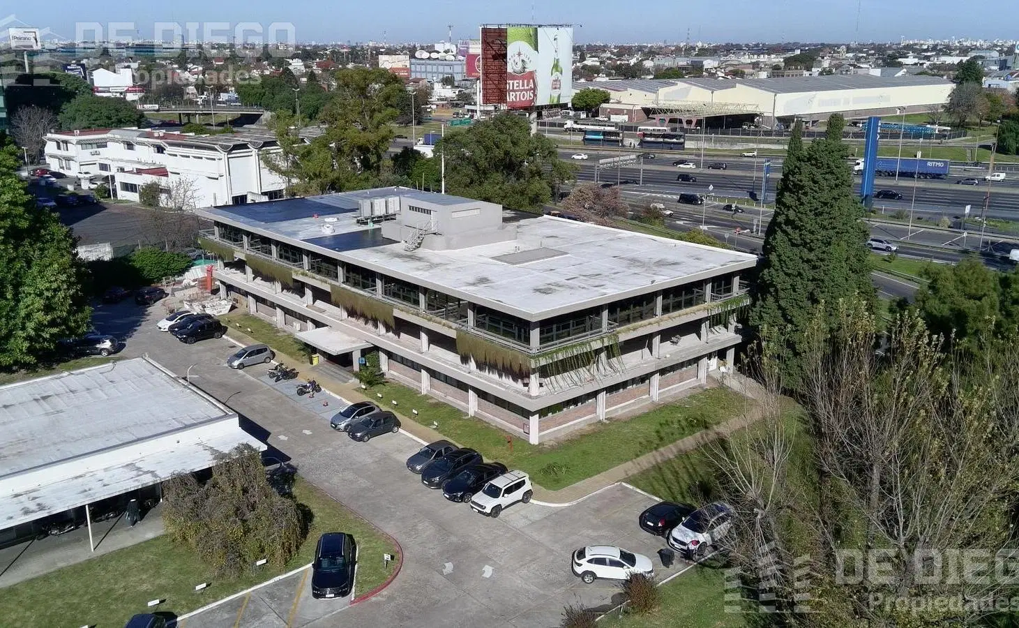 Oficina en alquiler 97 m2 con 2 cocheras dentro de predio con seguridad, Olivos 8