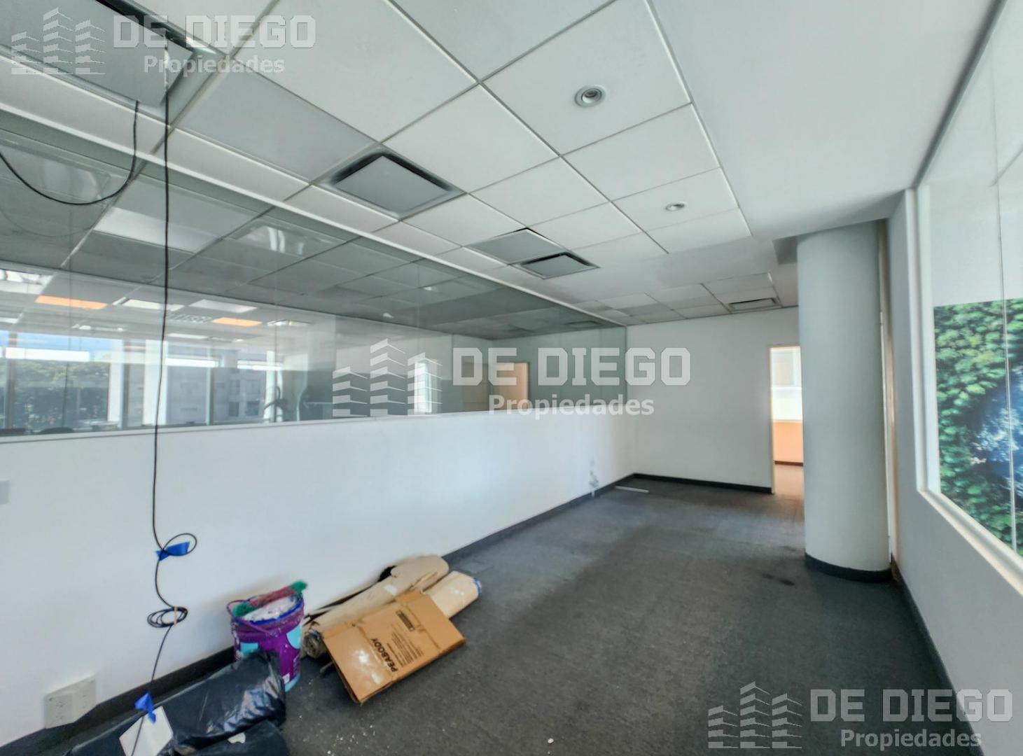 Foto de Alquiler oficina de 260 m2 con 4 cocheras en edificio One World, imagen 4