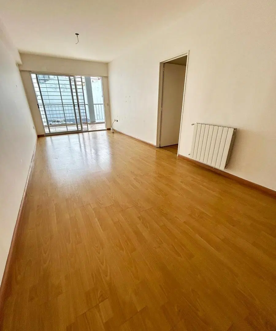 Hermoso Semipiso con balcon terraza y patio 2
