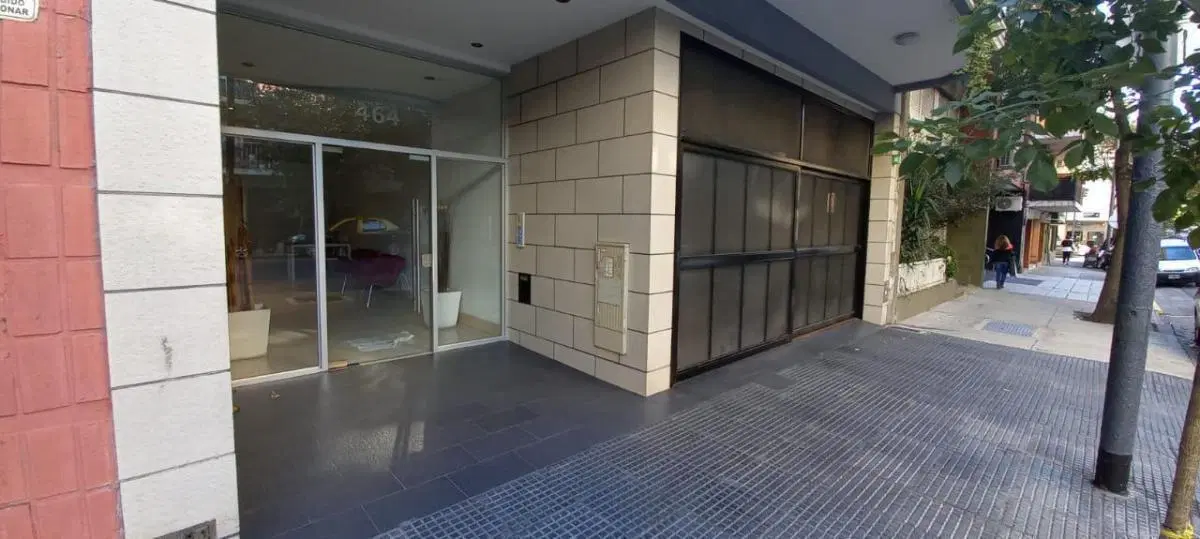Hermoso Semipiso con balcon terraza y patio 3