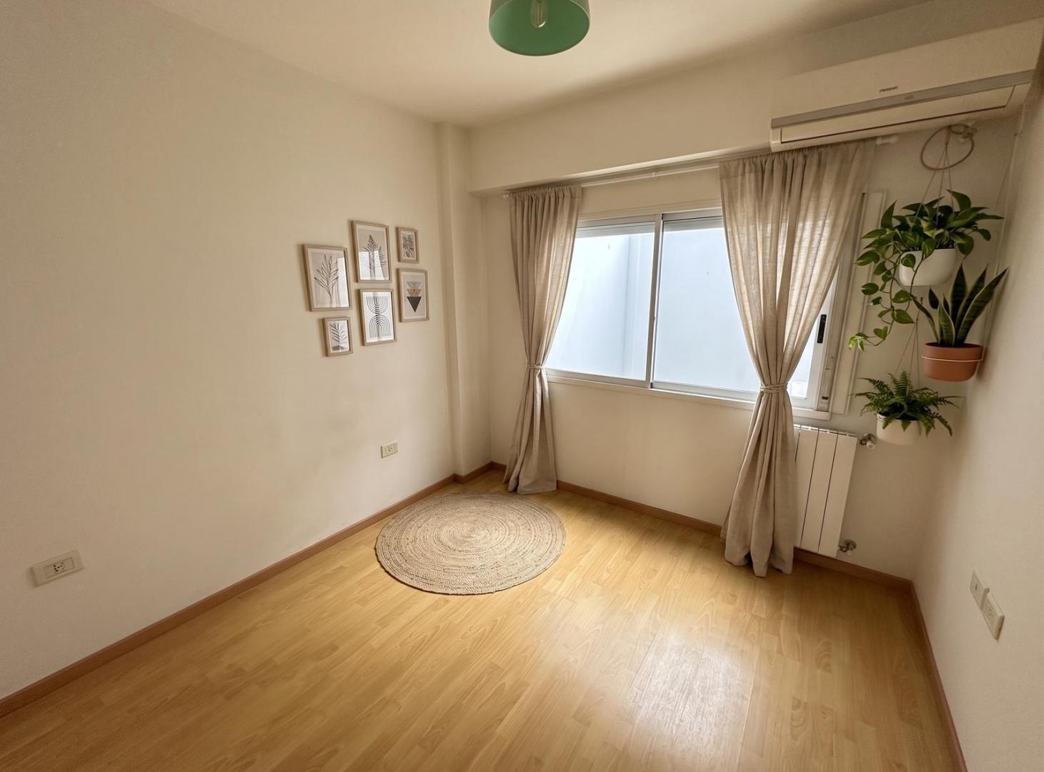Foto de Hermoso Semipiso con balcon terraza y patio, imagen 1