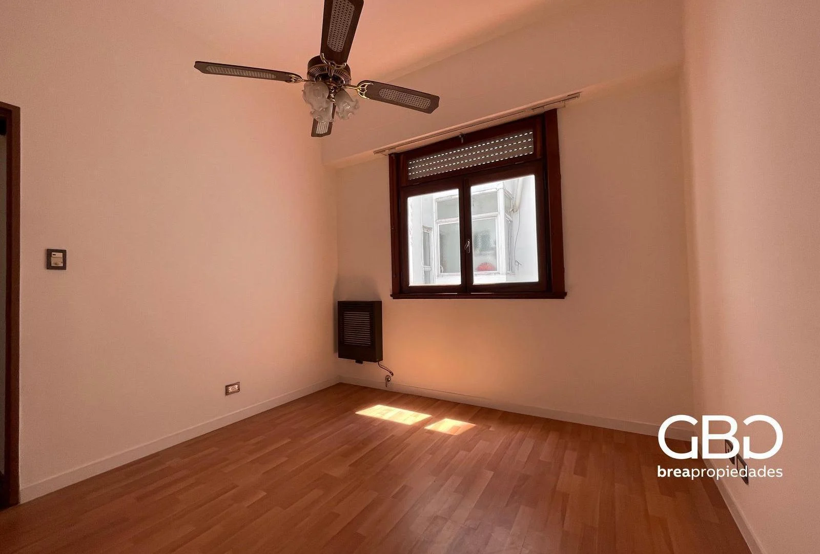 Departamento 3 amb con balcón - Oportunidad