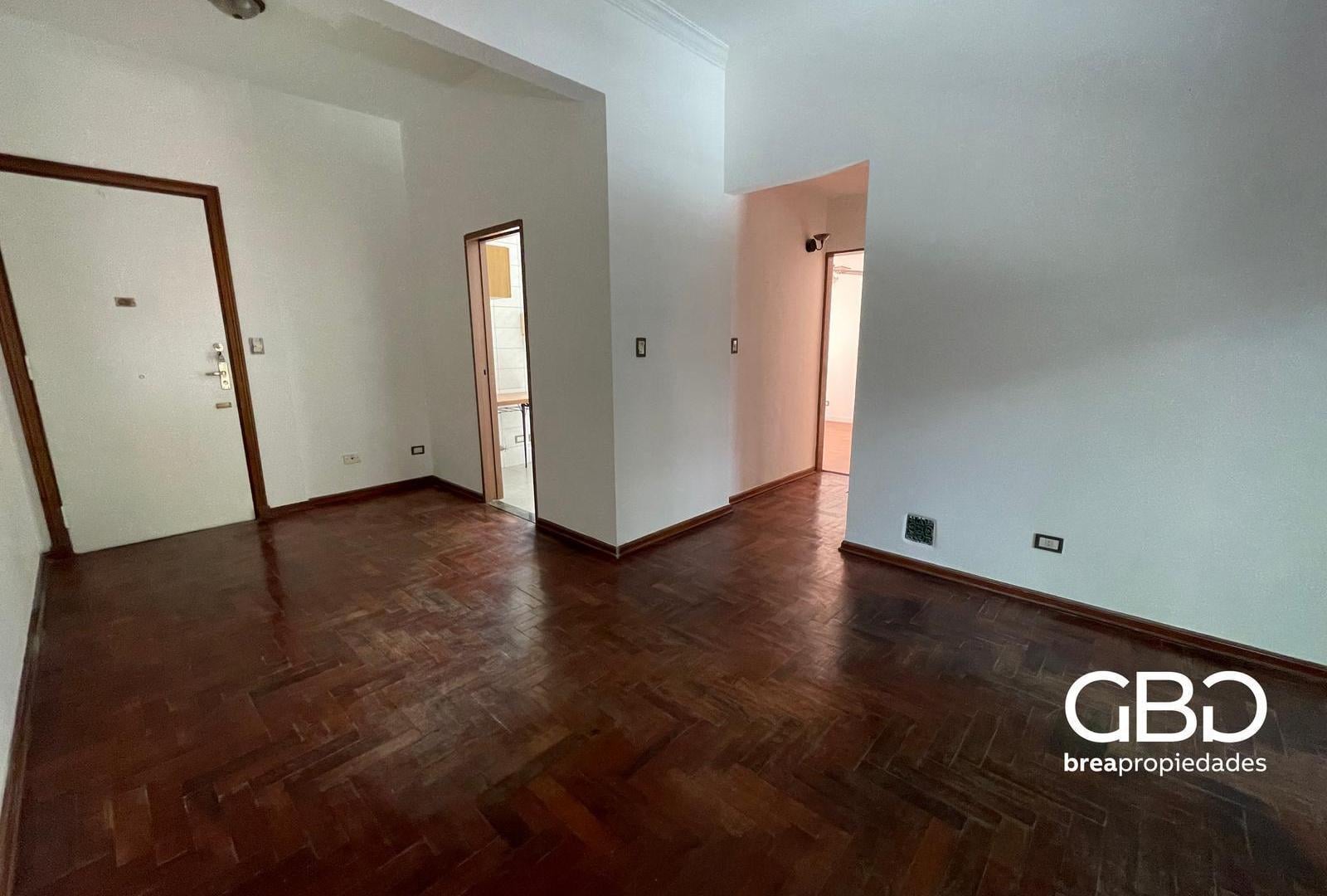 Departamento 3 amb con balcón - Oportunidad