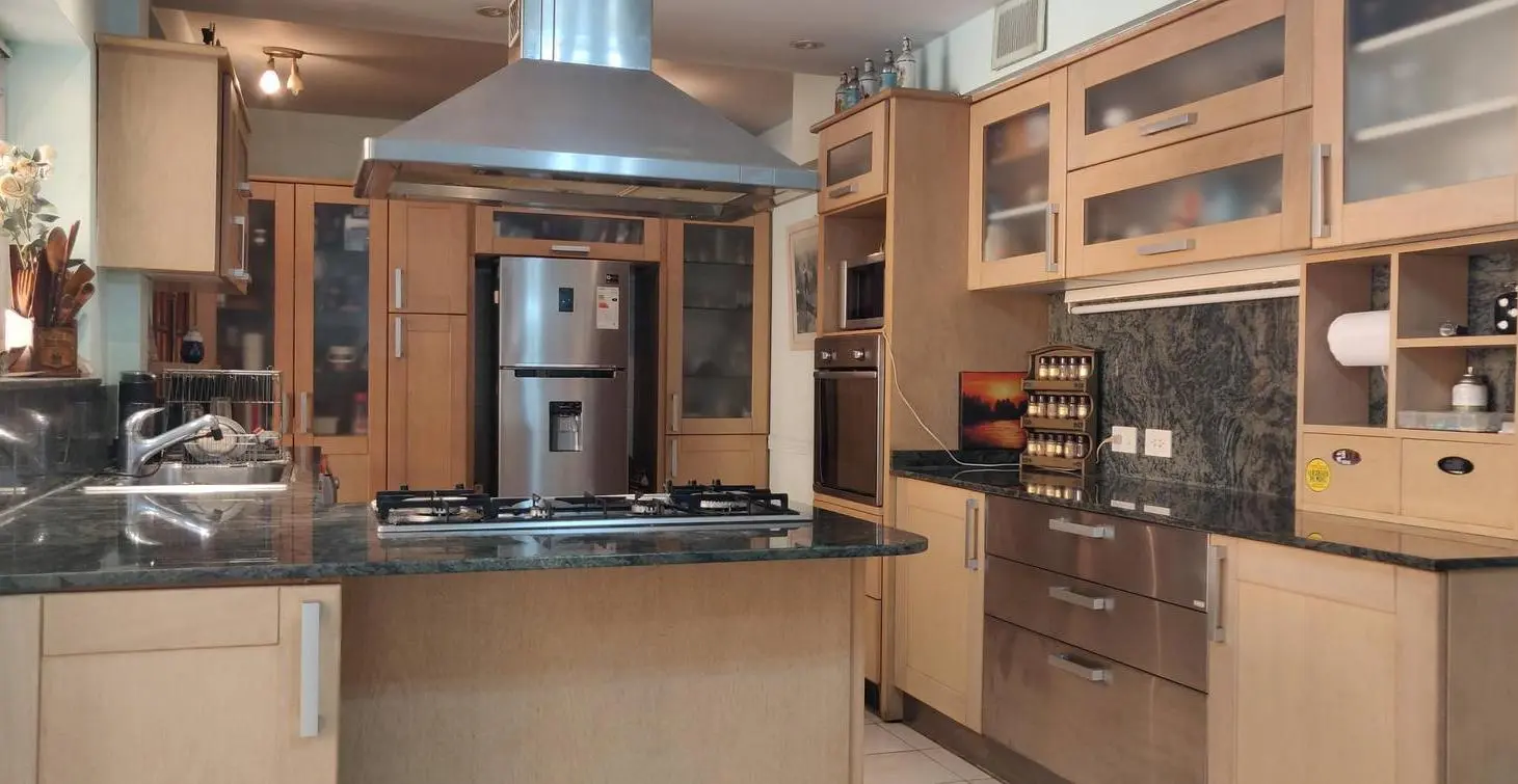 Casa en VENTA 6 amb, pisicina, parrilla, garaje, sotano! 4