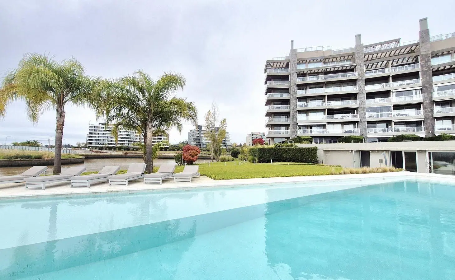 Departamento  3 ambientes en Venta en la Bahia Nordelta complejo Acqua Río 4