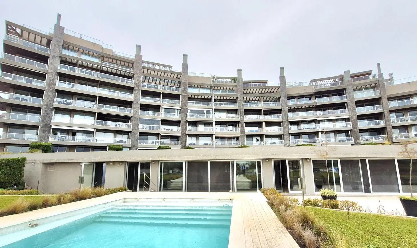Departamento  3 ambientes en Venta en la Bahia Nordelta complejo Acqua Río 2