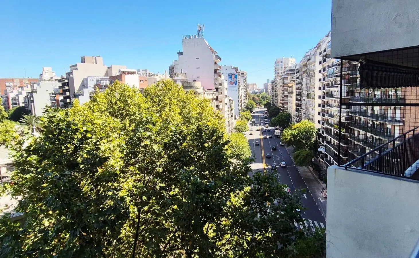 Venta 2 ambientes en Palermo piso alto con balcón pasante, cochera y baulera 4
