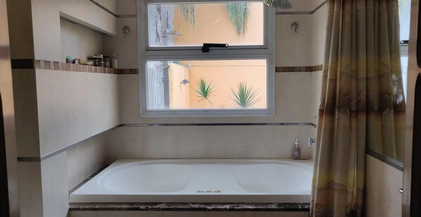 Casa en VENTA 6 amb, pisicina, parrilla, garaje, sotano! 5
