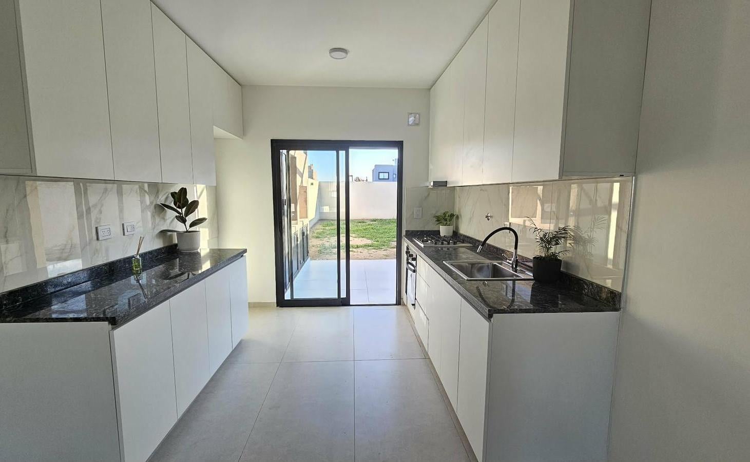 Foto de DUPLEX VENTA DOCTA 2 DORMIS PB, 2 BAÑOS , ESTRENAR USD 122.000, imagen 1