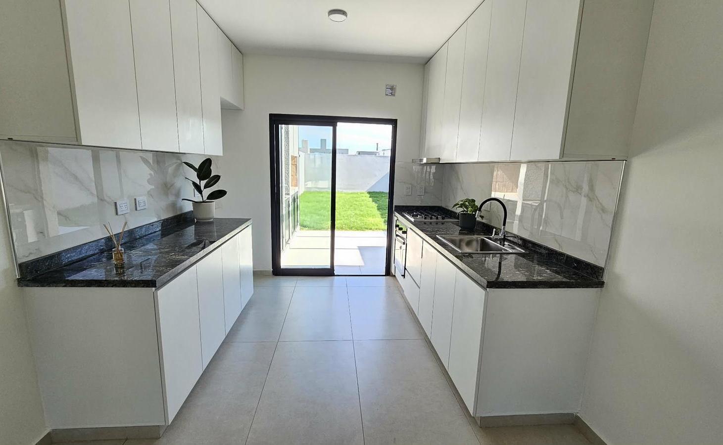 Foto de VENTA Dúplex Docta, Cochera doble al FRENTE,2 Dormís, Pb, USD 120.000, imagen 3