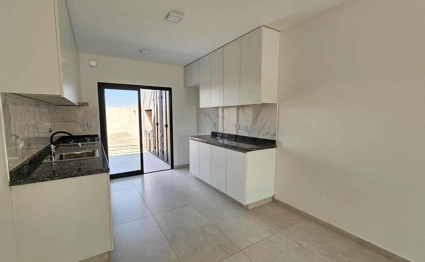 Foto de DUPLEX EN VENTA DOCTA 2 DORMIS PB, 2 BAÑOS , ESTRENAR USD 127.000, a, imagen 2