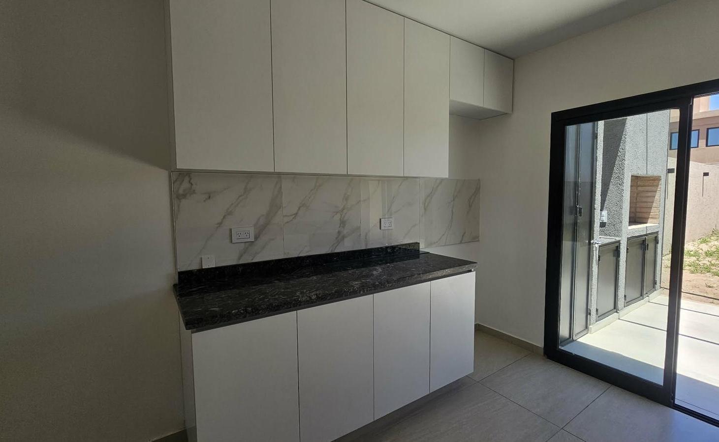 Foto de DUPLEX EN VENTA DOCTA 2 DORMIS PB, 2 BAÑOS , ESTRENAR USD 127.000, a, imagen 1