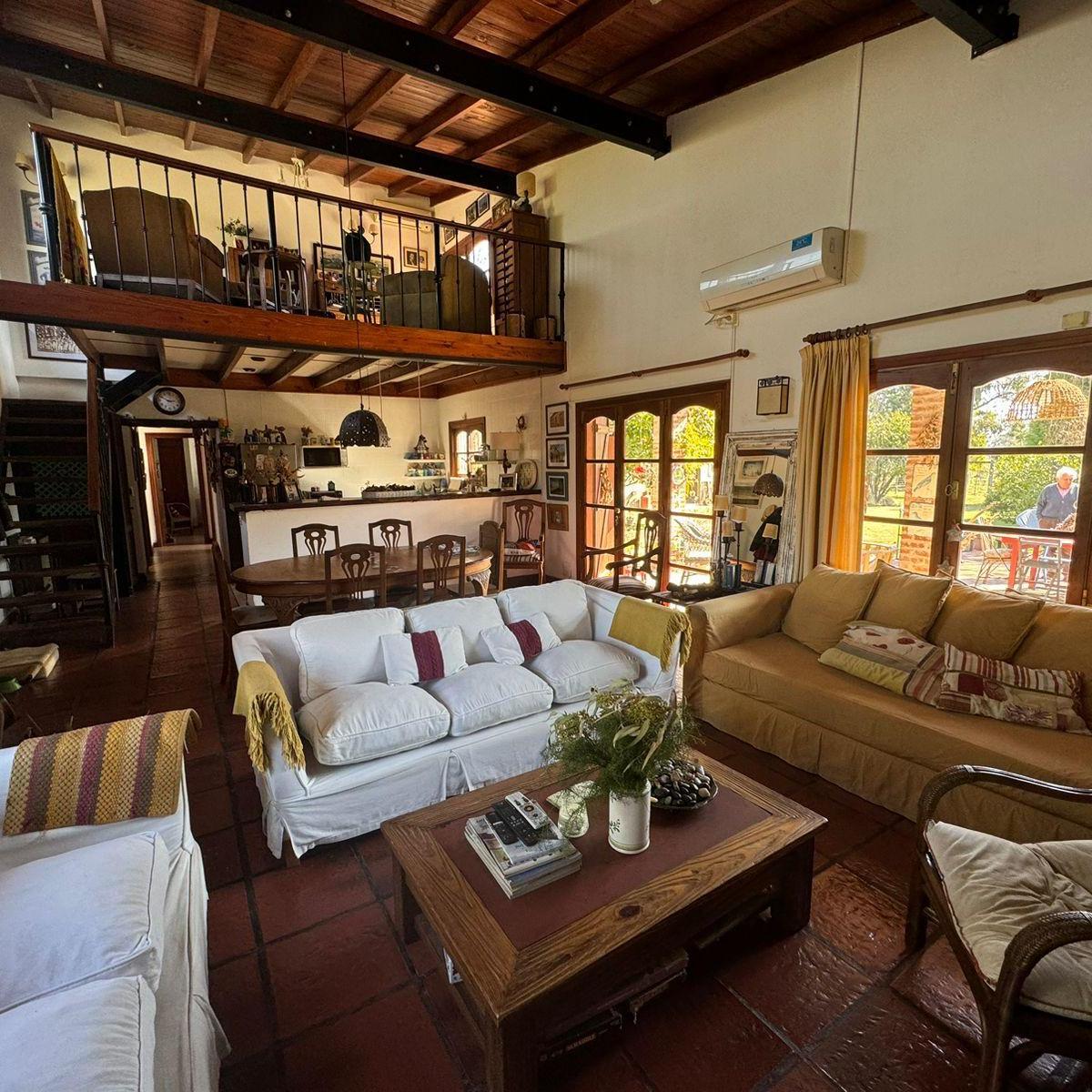 Casa Quinta Zona Residencial Campus con Gran Parque 2