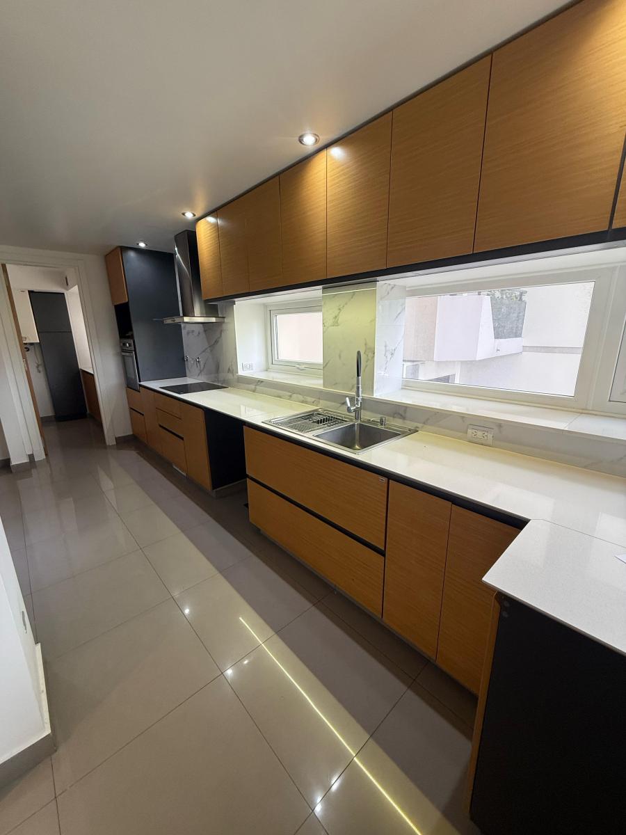 Bértoli Urbano Semipiso de Categoría Tres Dorm. en Venta 2