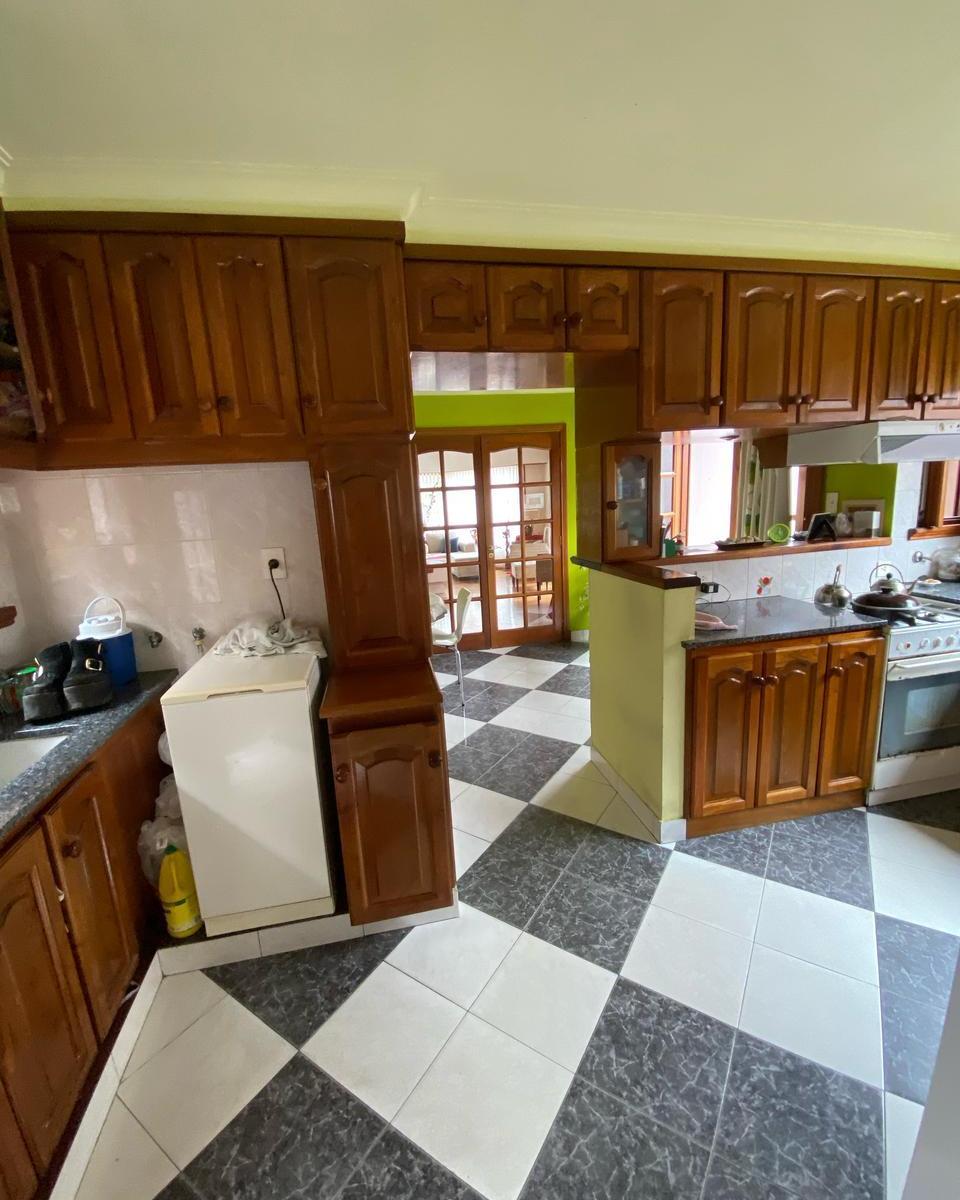 Amplio Chalet Cuatro Dormit Apto Crédito en Venta 2