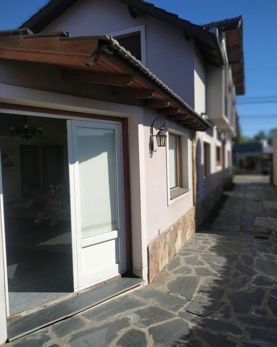 Amplio Chalet Cuatro Dormit Apto Crédito en Venta 4